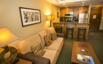 Sundial Lodge Condo Steps from Red Pine Gondola Save 20% on 7+ Nights!