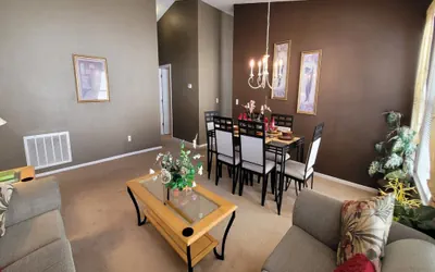 Photo 2 - HL740BD 4 Bedroom Villa in Hampton Lakes