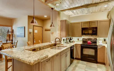 Photo 3 - 3Br Condo Chateaux Dumont 2724 ~Walk to Lift