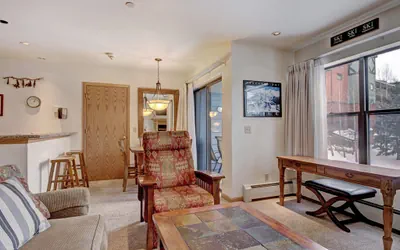 Photo 3 - Quaint Winter Hideaway Sleeps 4- Across from Vibrant Main St