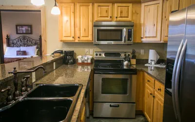 Photo 4 - Large Condo, Steps Away from Canyons Village Save 20% on 7+ Nights!