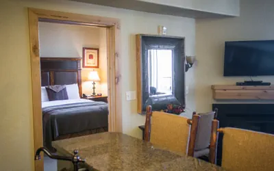 Photo 4 - Shared Balcony Stunning Views & Steps from Slopes Save 20% on 7+ Nights!