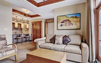 Photo 3 - Luxury Studio Condo Steps from Winter Activities, Sleeps 4