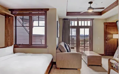 Photo 5 - Luxury Studio Condo Steps from Winter Activities, Sleeps 4