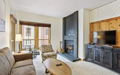 Photo 2 - Perfectly located 1Br - Steps to Ski & Apres Fun - Sleeps 4