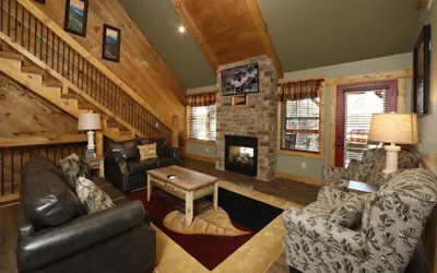 Photo 2 - Spacious Elegance Mountain Cabin near Pigeon Forge Attractions