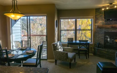 Photo 3 - Inviting Winter Hideaway - Walk to Apres-Ski Fun Sleeps 4