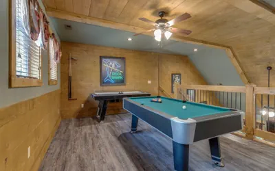 Photo 4 - Secluded Marco Polo Cabin with Spacious Surround Sound Theater Room