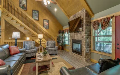 Photo 2 - Secluded Marco Polo Cabin with Spacious Surround Sound Theater Room