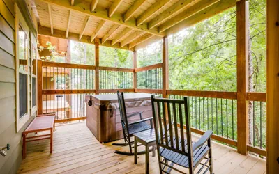 Photo 5 - Secluded Marco Polo Cabin with Spacious Surround Sound Theater Room