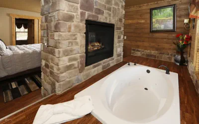 Photo 3 - Movie Dine-Inn Cabin with Game Room