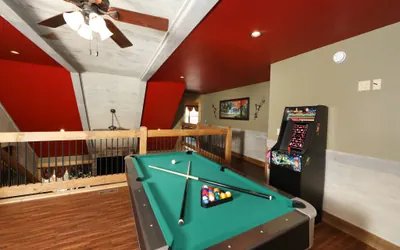 Photo 4 - Movie Dine-Inn Cabin with Game Room