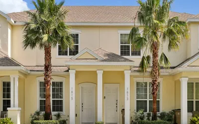 Photo 2 - BEAUTIFUL HOUSE, PRIVATE SPLASH POOL, BALCONY OFF MASTER SUITE, FREE WIFI!!!