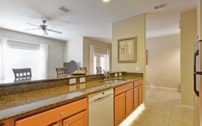 Photo 4 - RESORT COMMUNITY, FREE WIFI, AMENITIES AT CLUBHOUSE, PRIVATE POOL, CLOSE TO THEME PARKS