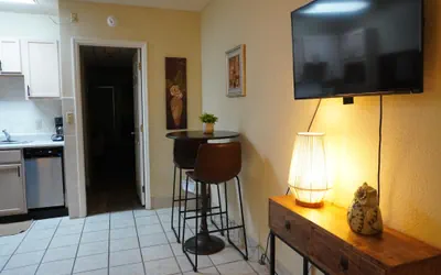 Photo 5 - Riverside 209 1BR Condo with Jacuzzi