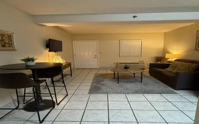 Photo 4 - Riverside 209 1BR Condo with Jacuzzi