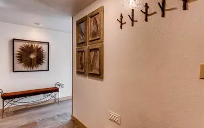 Photo 2 - Elegantly Styled Plaza Condo - No Cleaning Fee!