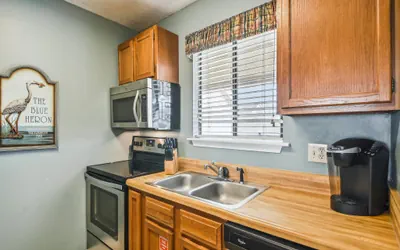 Photo 4 - SPC7201 - Upstairs 2 BR - Pet Friendly - Sleeps 6