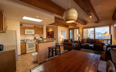 Photo 5 - 2 BR Plaza Condo with View of Red Mountain