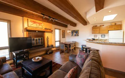Photo 2 - 2 BR Plaza Condo with View of Red Mountain