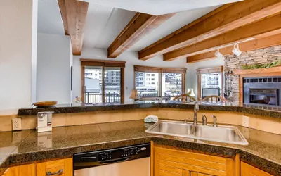 Photo 4 - Spacious 2BR Unit with Updated Kitchen