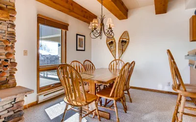 Photo 2 - Spacious 2BR Unit with Updated Kitchen