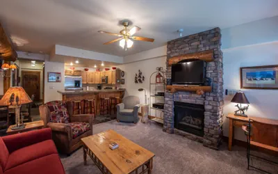 Photo 3 - 3 BR Condo - Sleeps 8 - Jetted Tub!