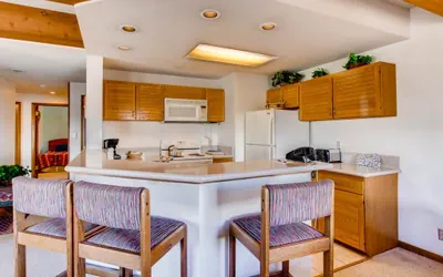 Photo 4 - Large 2 BR with Open Floorplan & Great Views!