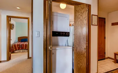 Photo 2 - Large 2 BR with Open Floorplan & Great Views!