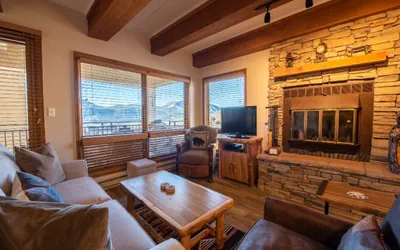 Photo 3 - Mountain-Contemporary 2 BR Plaza Condo