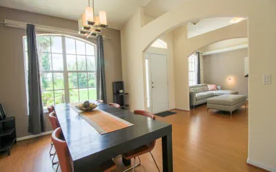 Photo 2 - Spacious modern pool home, Family & Golf trips - 4727