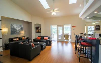 Photo 3 - Spacious modern pool home, Family & Golf trips - 4727