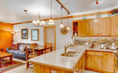 Photo 2 - Updated 1Br Premier Condo at Black Bear Lodge- Kids Ski Free