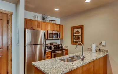 Photo 4 - Premier Red Hawk Lodge 2 Br~Walk to Slopes