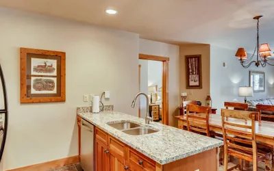Photo 5 - Premier Red Hawk Lodge 2 Br~Walk to Slopes
