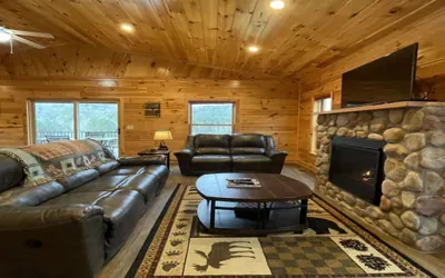 Photo 3 - Ruby Bear - 2 Bedrooms, 1 Baths, Sleeps 4
