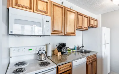 Photo 3 - Waikiki Banyan High Level Condo with Ocean Views from the Private Lanai
