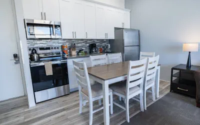 Photo 4 - Waikiki Banyan Condo Located One Block From Waikiki Beach!