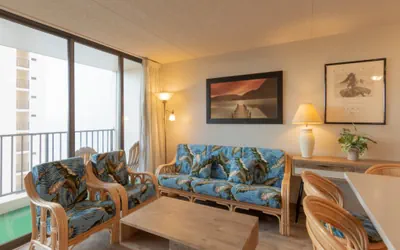 Photo 2 - Updated Waikiki Condo with Mountain Views - 22nd floor, Free parking & WiFi