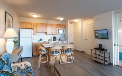 Photo 4 - Updated Waikiki Condo with Mountain Views - 22nd floor, Free parking & WiFi