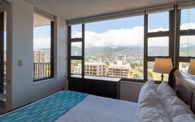 Photo 3 - 21st Floor Condo With View of Ko'olau Mountains and the Ala Wai Canal