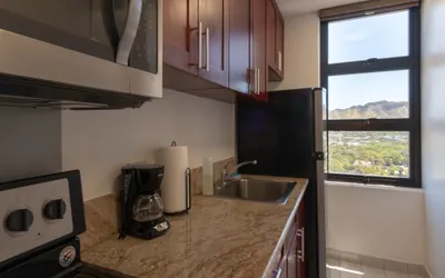 Photo 4 - 21st Floor Condo With View of Ko'olau Mountains and the Ala Wai Canal