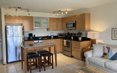 Photo 2 - Deluxe Condo with Pool View, Free Parking & Wi-Fi