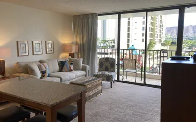 Photo 5 - Deluxe Condo with Pool View, Free Parking & Wi-Fi