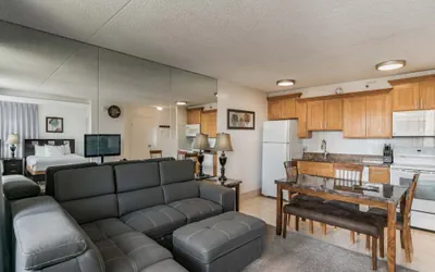 Photo 5 - Excellent Diamond Head View Condo - Remodeled, Free Parking!