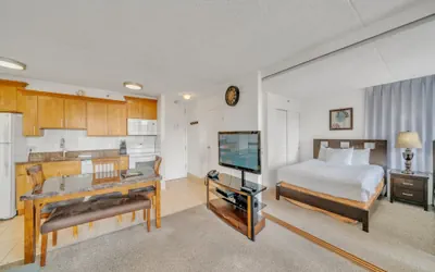 Photo 2 - Excellent Diamond Head View Condo - Remodeled, Free Parking!