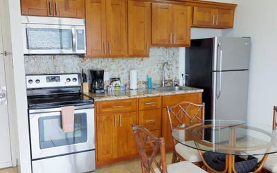 Photo 5 - Deluxe Panoramic Mountain View Condo - 37th Floor, Free parking & Wifi