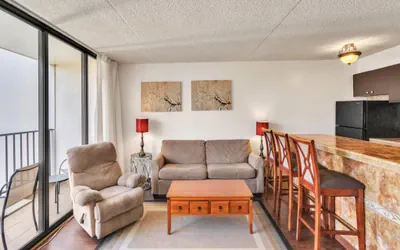 Photo 3 - 19th Floor Condo with Lanai & Sea Views - FREE Parking!