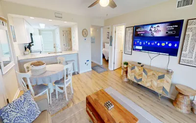 Photo 3 - SeaCrest 315B