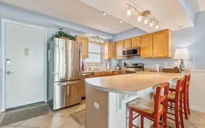 Photo 4 - Direct Oceanfront Condo with Private Balcony